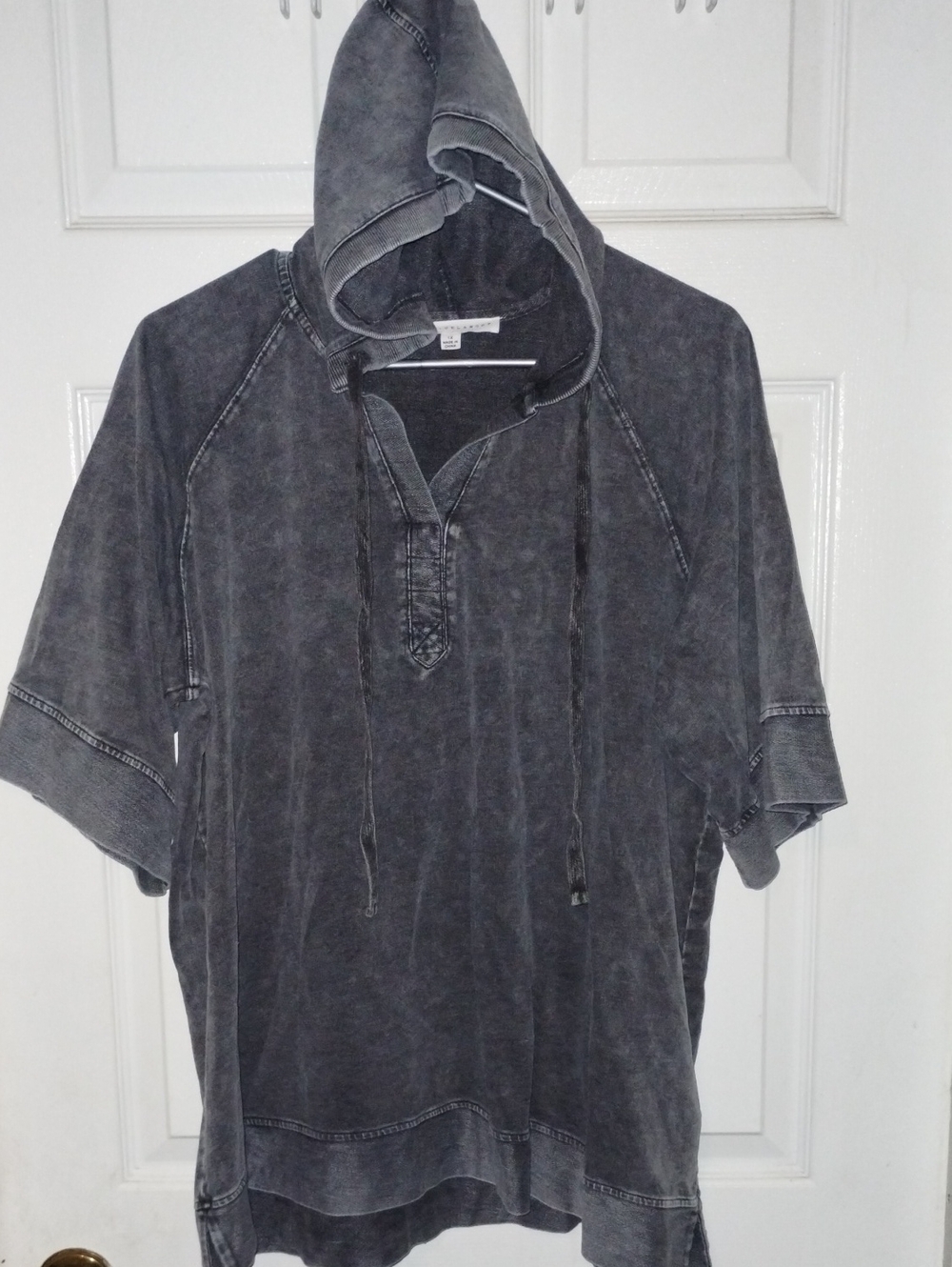 Jane + Delancey Acid Wash Gray Short Sleeve Hooded Sweatshirt Pullover. Size 1X
